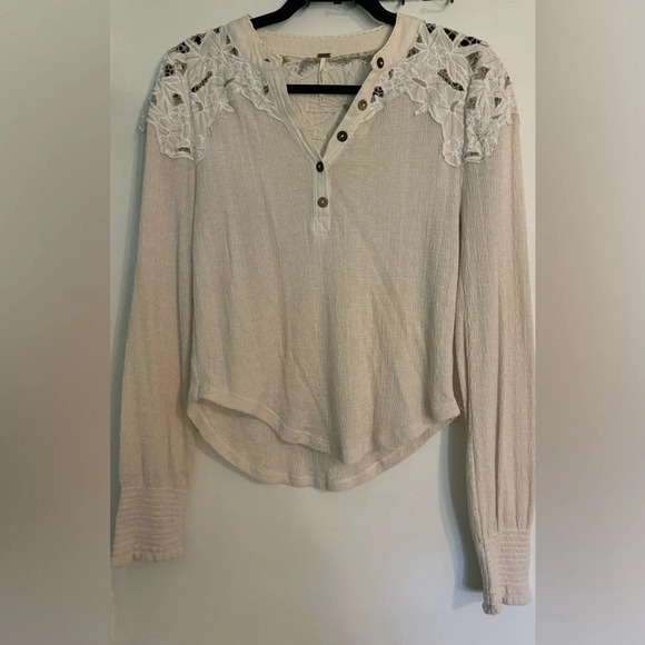 Free People Easy‎ Breezy Long Sleeve Henley Floral Shoulder Back Embroidered - Picture 3 of 7